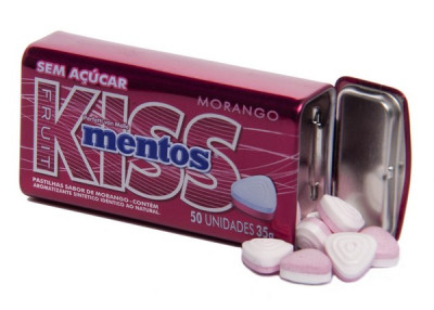 MENTOS KISS C/12 UN MORANGO LATA